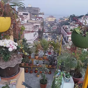 https://varanasi-hostel.hotels-varanasi.com